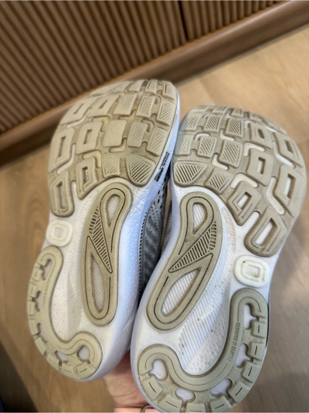 Brooks Adrenaline GTS 24 running shoes size 6 - Picture 5 of 8